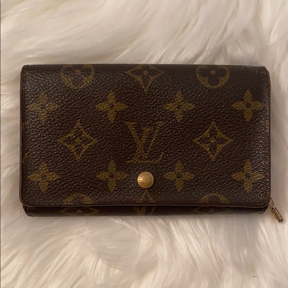Louis Vuitton Handbags - ❤️SOLD❤️ Louis Vuitton Tresor Wallet